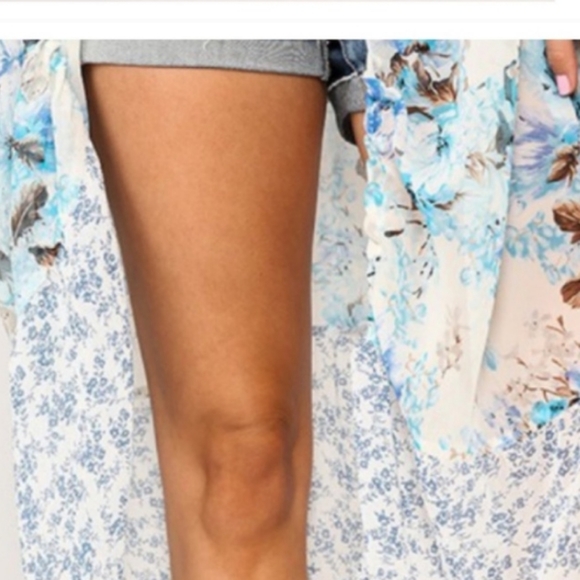 Bue and white kimono - Picture 4 of 7